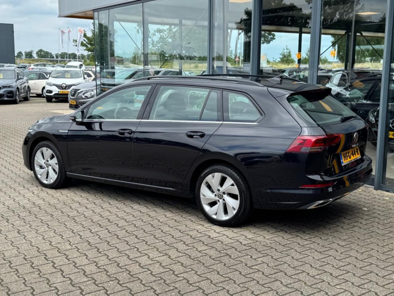 Volkswagen GOLF 1.5 eTSI 150 pk DSG Style - Navi - camera - apple/android - stoe