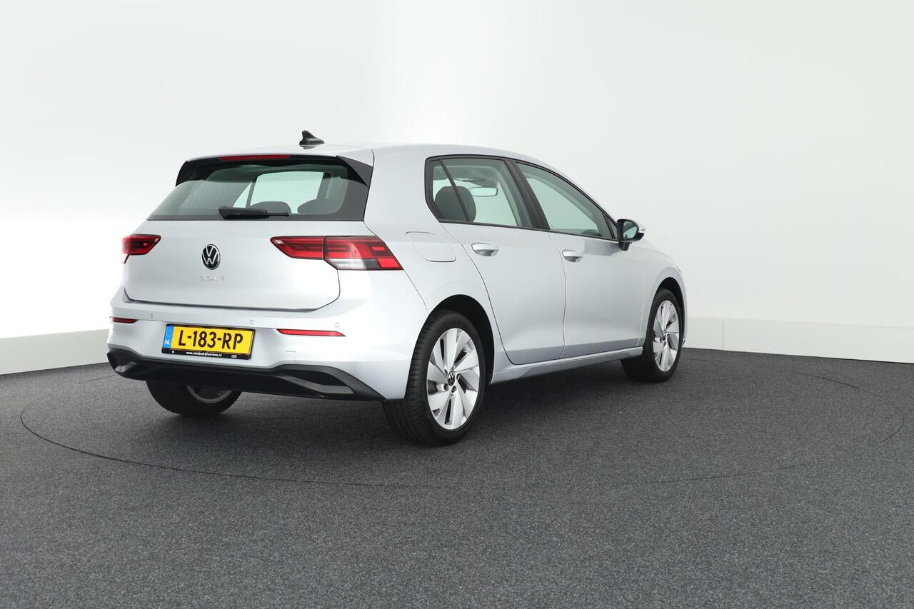 Volkswagen GOLF 1.0 TSI 110pk Life Navigatie Cruise Control Parkeersensoren