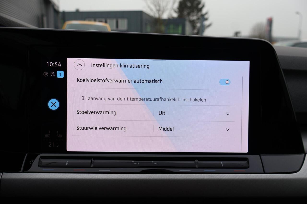 Volkswagen GOLF 1.0 eTSI Life Business 1e Eigenaar | Volledig Onderh | BTW | NL-Auto | Memory+Massage | Winterpack | Elek Stoel | Sfeer | Camera | Ad Cruise | Climate | Navi | Carplay | Full Led | PDC | Start/Stop | Hill-hold