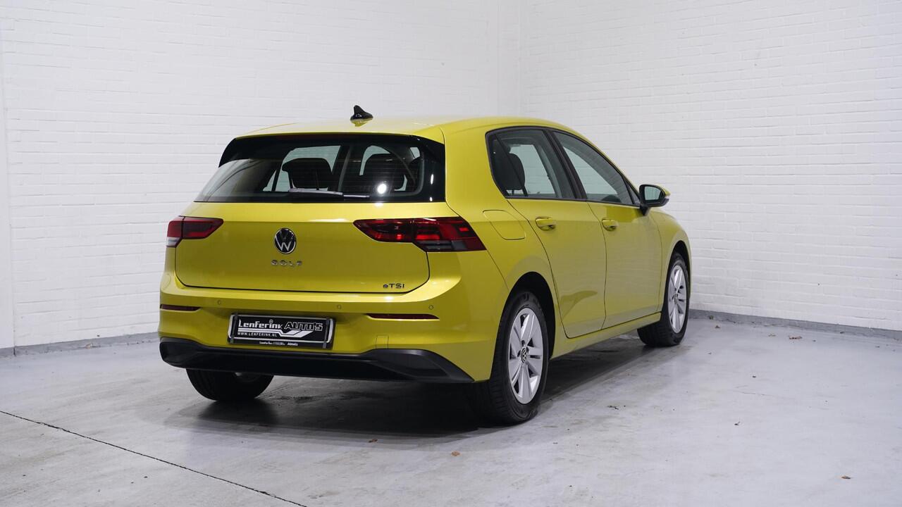 Volkswagen GOLF 1.5 eTSI Life Business NAP 1e Eig. Stoel-en stuurverwarming Memory Apple Carplay PDC v+a