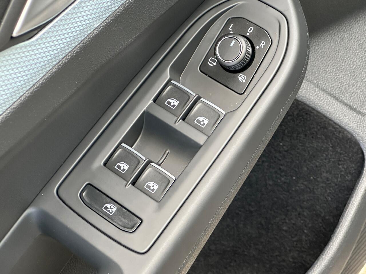 Volkswagen GOLF Variant 1.5 eTSI 150pk DSG Goal | Facelift | Trekhaak | 360 Camera | Dode hoek | Dode hoek | Rijklaar incl. garantie