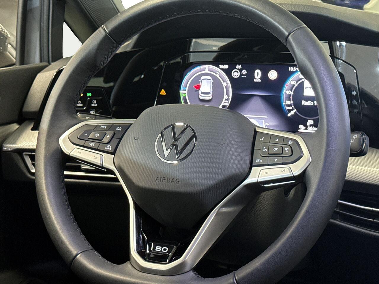 Volkswagen GOLF 1.5 204pk eHybrid 50 Edition ErgoActive bestuurdersstoel | Adaptive Cruise Control | Velgen 'Leeds', 18 inch