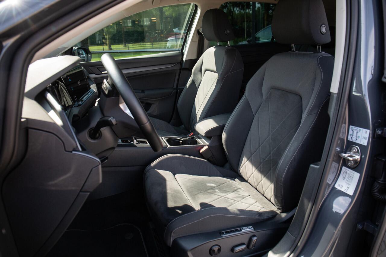 Volkswagen GOLF 1.5 eTSI Style , Adaptive cruise, Stuur/stoelverwarming, Carplay,