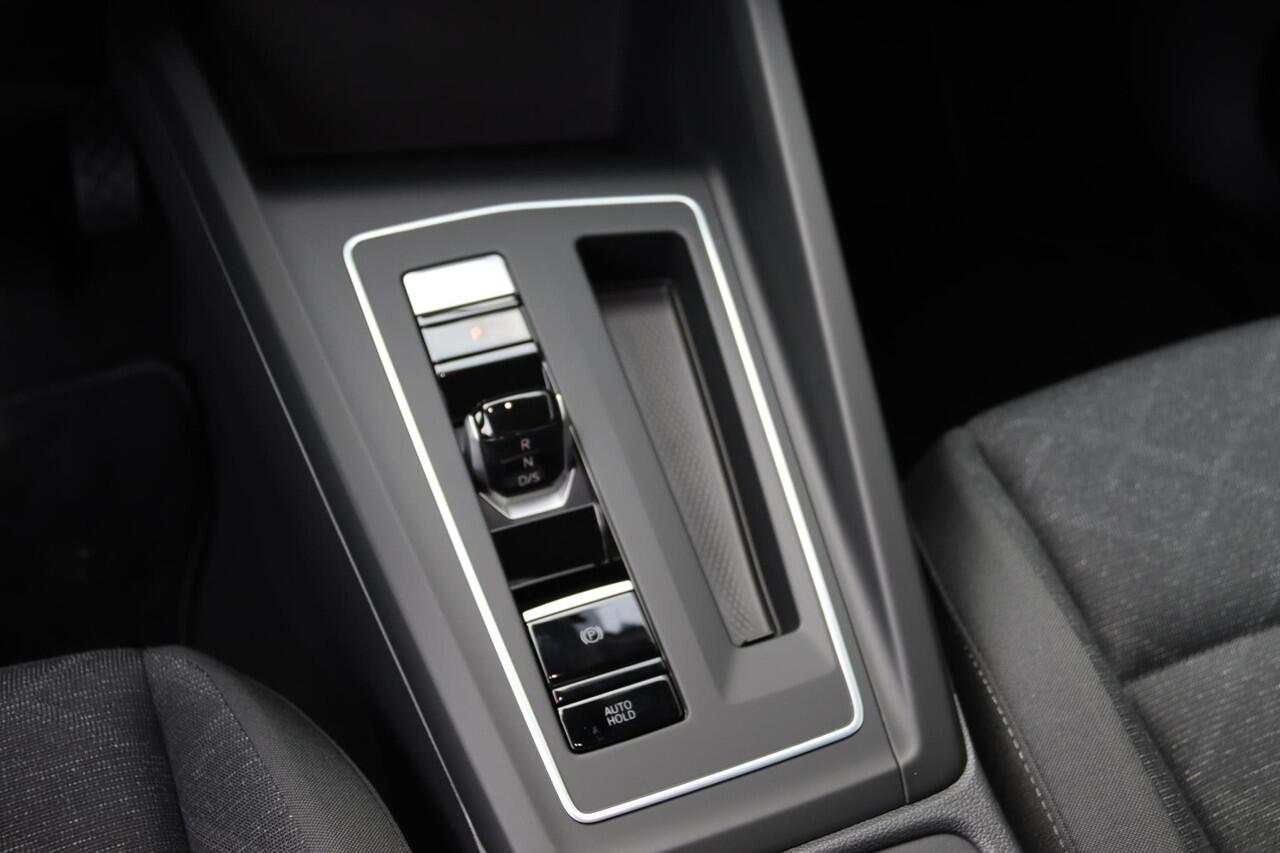 Volkswagen GOLF Variant Life 1.0 eTSI 81 kW / 110 pk Variant 7 versn. DSG | Navigatie | LED verlichting | Achteruitrijcamera | Stoel- & stuurwielverwarming |