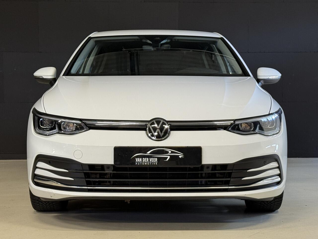 Volkswagen GOLF 1.5 eTSI Style | Memory stoelen | 18'' inch | Virtual cockpit