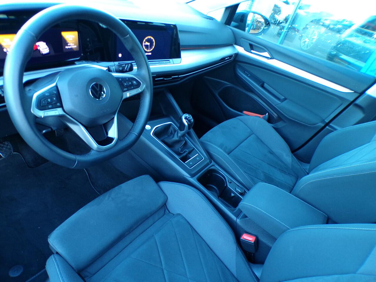 Volkswagen GOLF 1.5 TSI Life Business Full LED / ErgoActive / Carplay + Android Auto / Virtual Cockpit / 18' Sportwielen