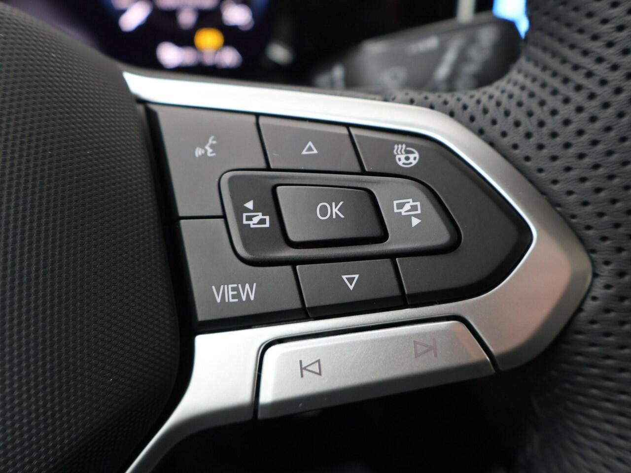 Volkswagen GOLF 8 GTE 1.5 eHybrid 200 kW / 272 PK Hatchback 6-DSG | Panoramadak | Black Style |