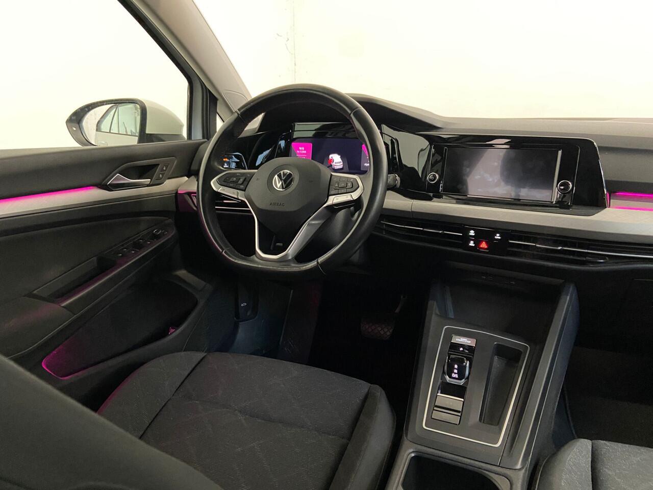 Volkswagen GOLF 1.0 eTSI Life. Trekhaak!