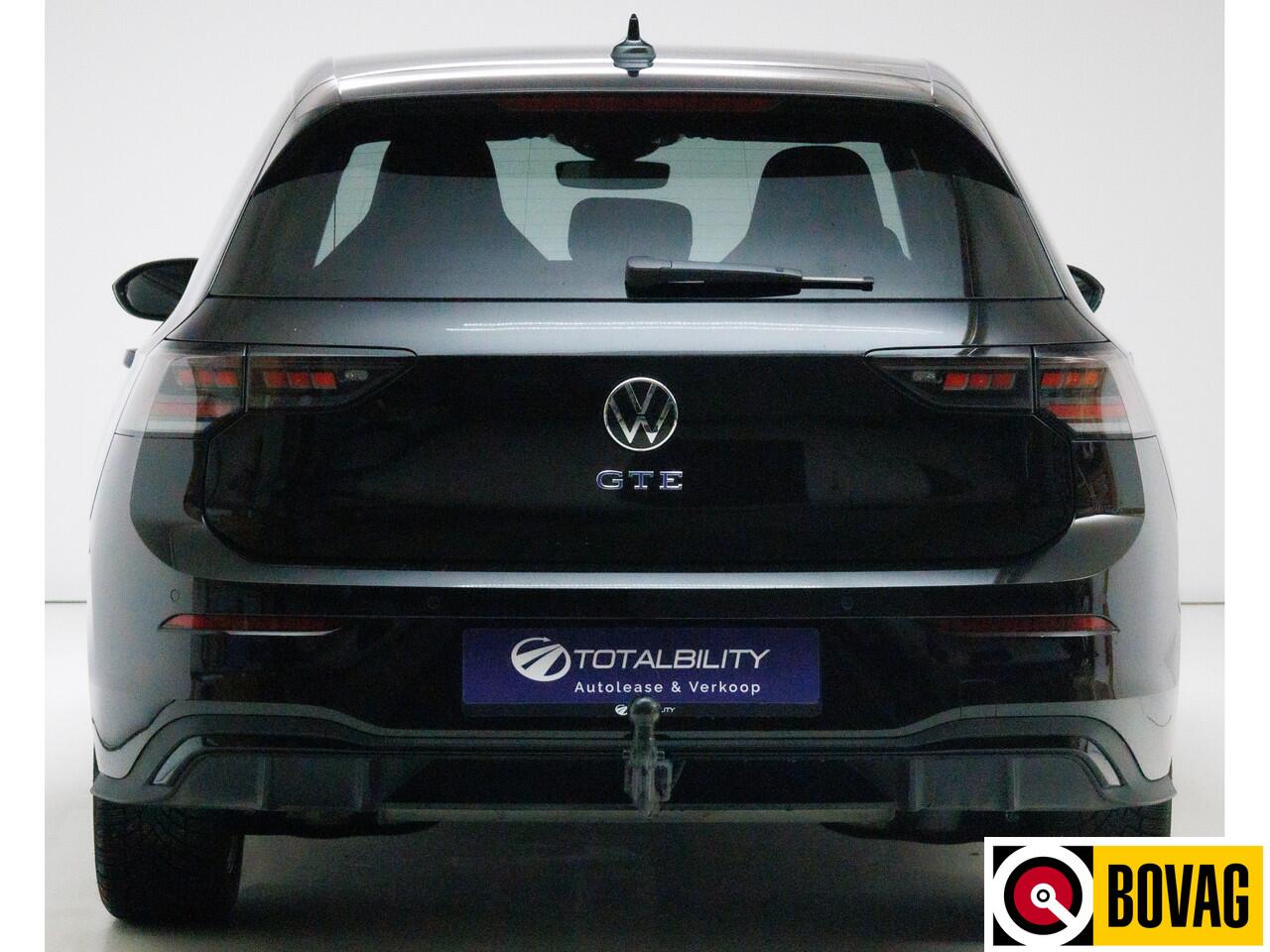 Volkswagen GOLF 1.5 eHybrid GTE Black 272 PK automaat | IQ Led | Elec. trekhaak | Headup | Stoel- & stuurverw. | PDC V + A, Camera, App. connect, Navigatie, 131 KM actieradius (WLTP)