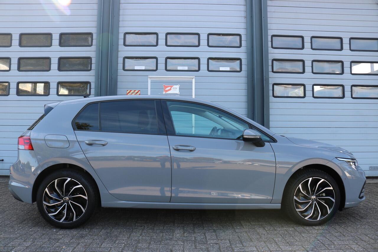 Volkswagen GOLF 1.5 TSI Life Business Xenon Virtuel cockpit Sportzetels Camera Led Bj:2020