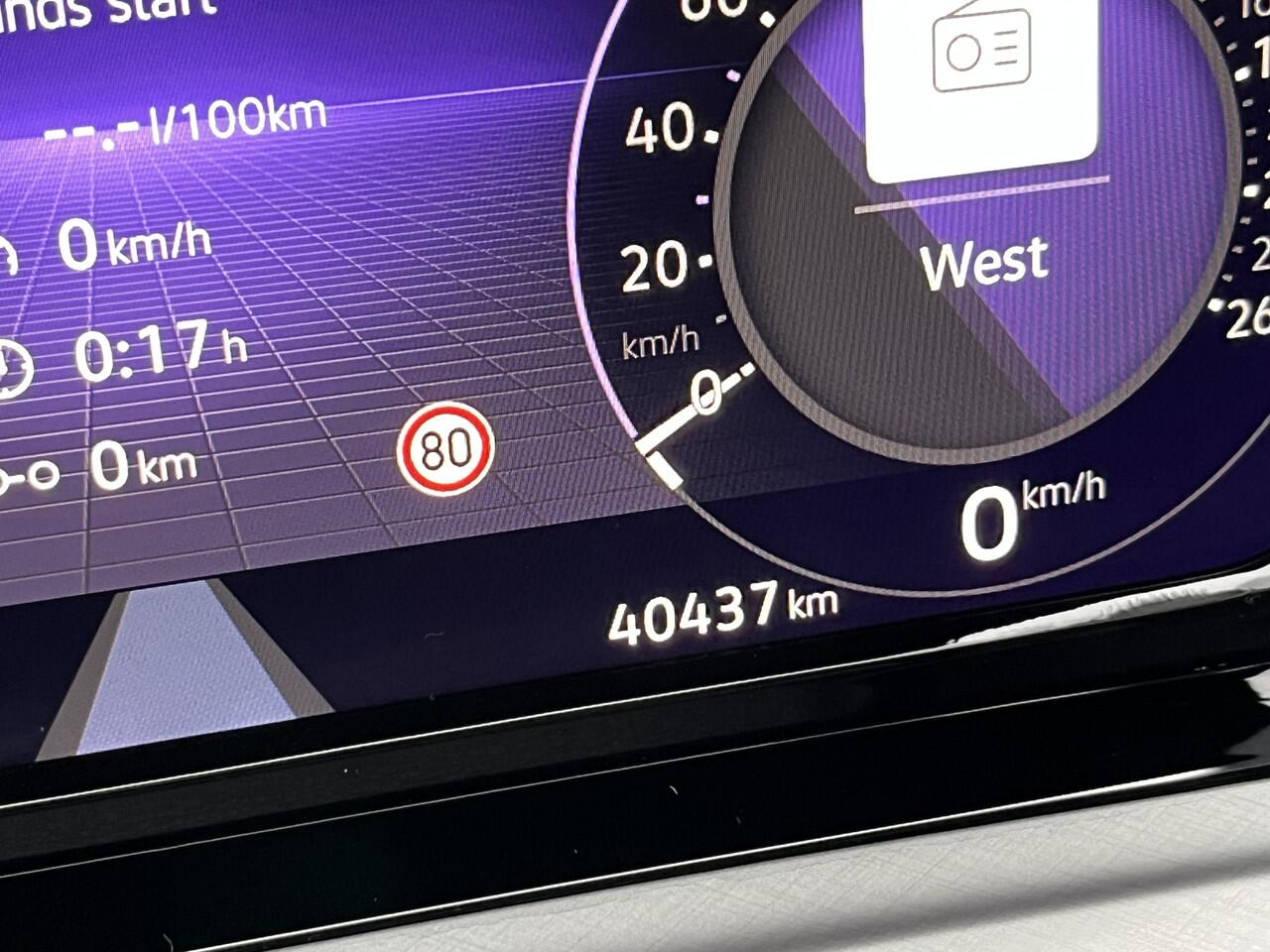 Volkswagen GOLF 1.0 TSI Life / PARK.SENSOREN V+A/ CAMERA/ APP-CONNECT/ ACC/ NAVI/ KEYLESS/ DIGITAL DASH/ LANE-ASSIST/ DAB/ LED/ WIRELESS CHARGING/ ISOFIX/ 16'' LMV