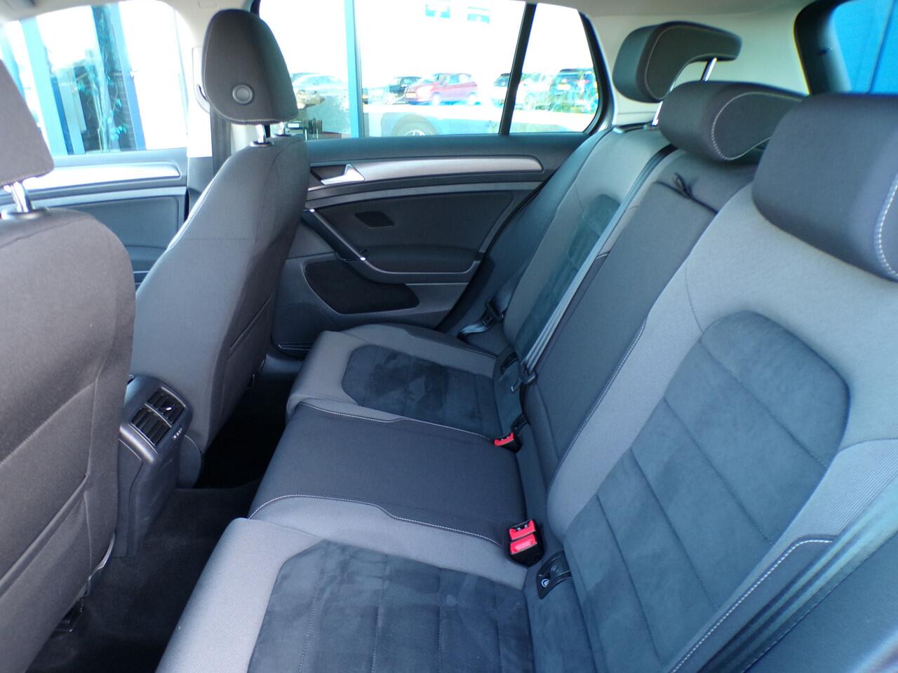 Volkswagen GOLF 1.0 TSI Comfortline Business, Carplay + Android Auto / ErgoActive / Camera + Sensoren / Adaptive Cruise