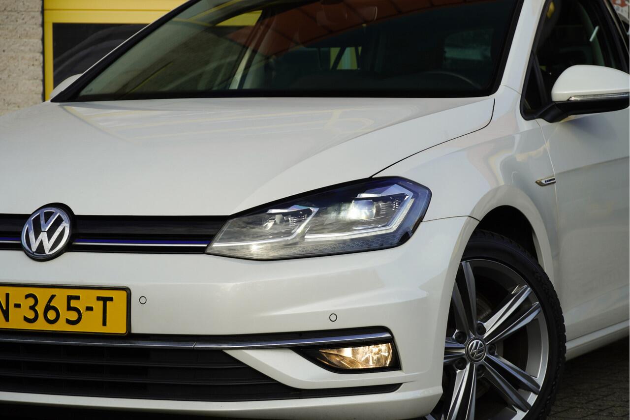 Volkswagen GOLF 1.5 TSI 5drs Highline BJ2019 Lmv 17" | Led V+A | Pdc | Navi | Dynamische knipperlichten | Panoramadak | App-Connect | Climate control | Cruise control | Sportstoelen | Verwarmde voorstoelen | Extra getint glas
