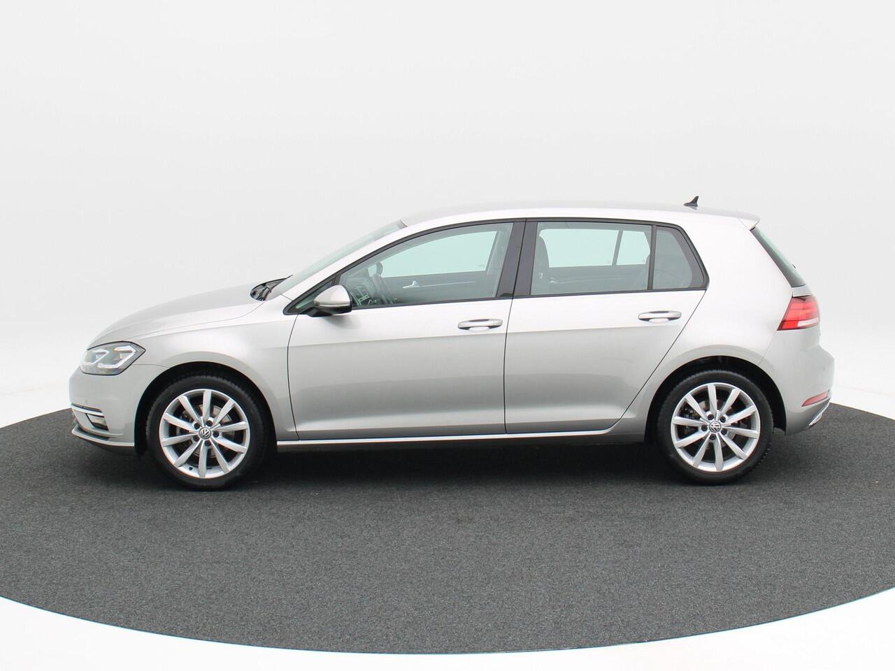 Volkswagen GOLF 1.5 TSi 150 Pk Automaat Highline | Adaptive Cruise | Climate Control | Carplay | LED | Sensoren | Navigatiesysteem | 17 Inch