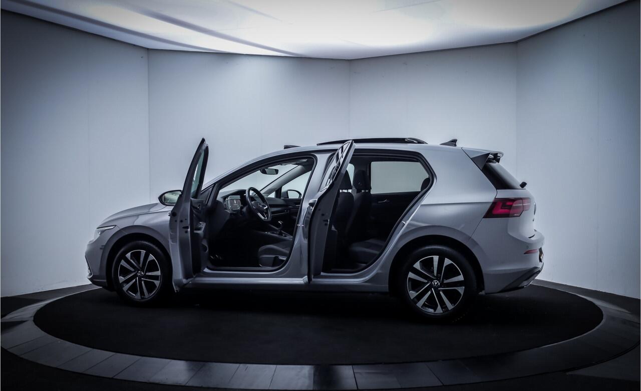 Volkswagen GOLF 1.5TSI LIFE Business PANO | IQ LIGHTS | VIRTUAL | ACC | STUUR+STOELVERW | CARPLAY | AMBIANCE LIGHT | LMV