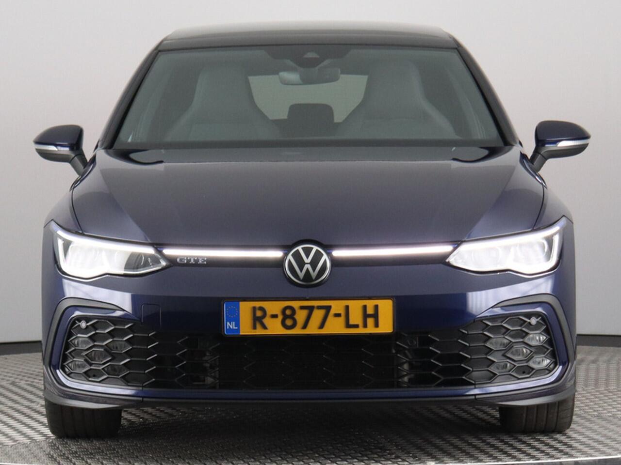Volkswagen GOLF 1.4 eHybrid GTE (NL-Auto / Pano / Stuur-Stoelverw. / IQ / ACC / Navi / Carplay)