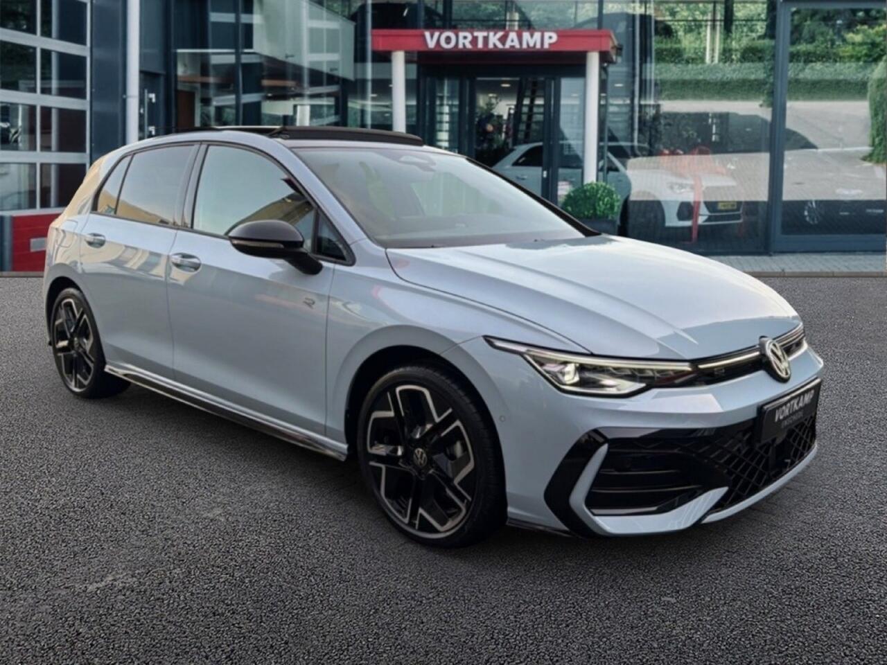 Volkswagen GOLF 1.5 eTSI R-LINE OPENDAK/CAMERA/ACC/CARPLAY/STOEL+STUURVERW.