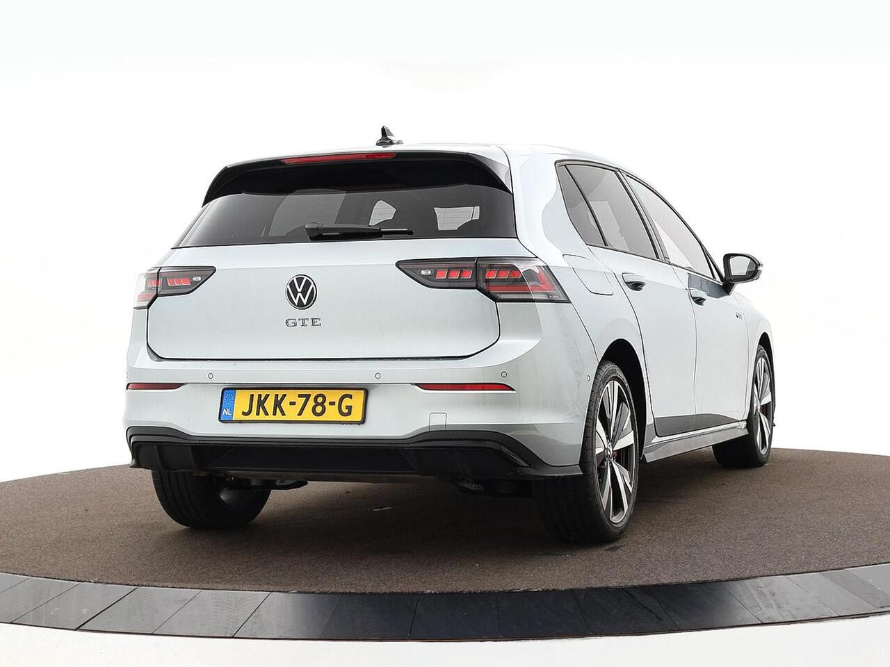 Volkswagen GOLF 1.5 eHybrid GTE 272pk DSG · 360 Camera · Head-Up · Keyless · Alarm · Inklap. Trekhaak · Stoelventilatie · Apple/Android Car Play · 18'' Inch · Garantie t/m 23-02-2030 of 100.000km