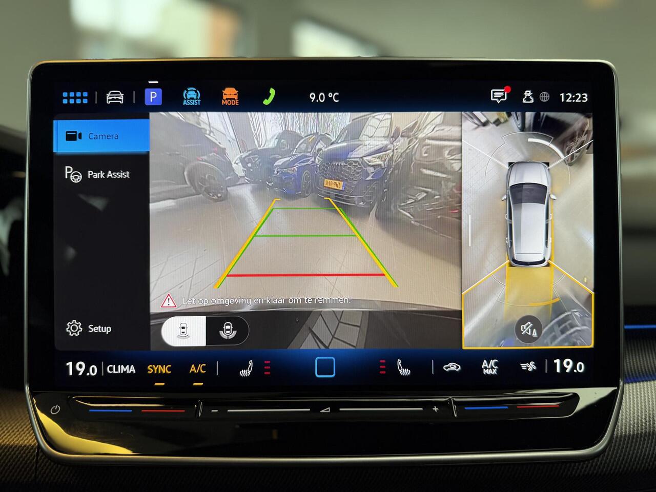 Volkswagen GOLF 2.0 TSI GTI Clubsport / Akrapovic / Pano / Head-up