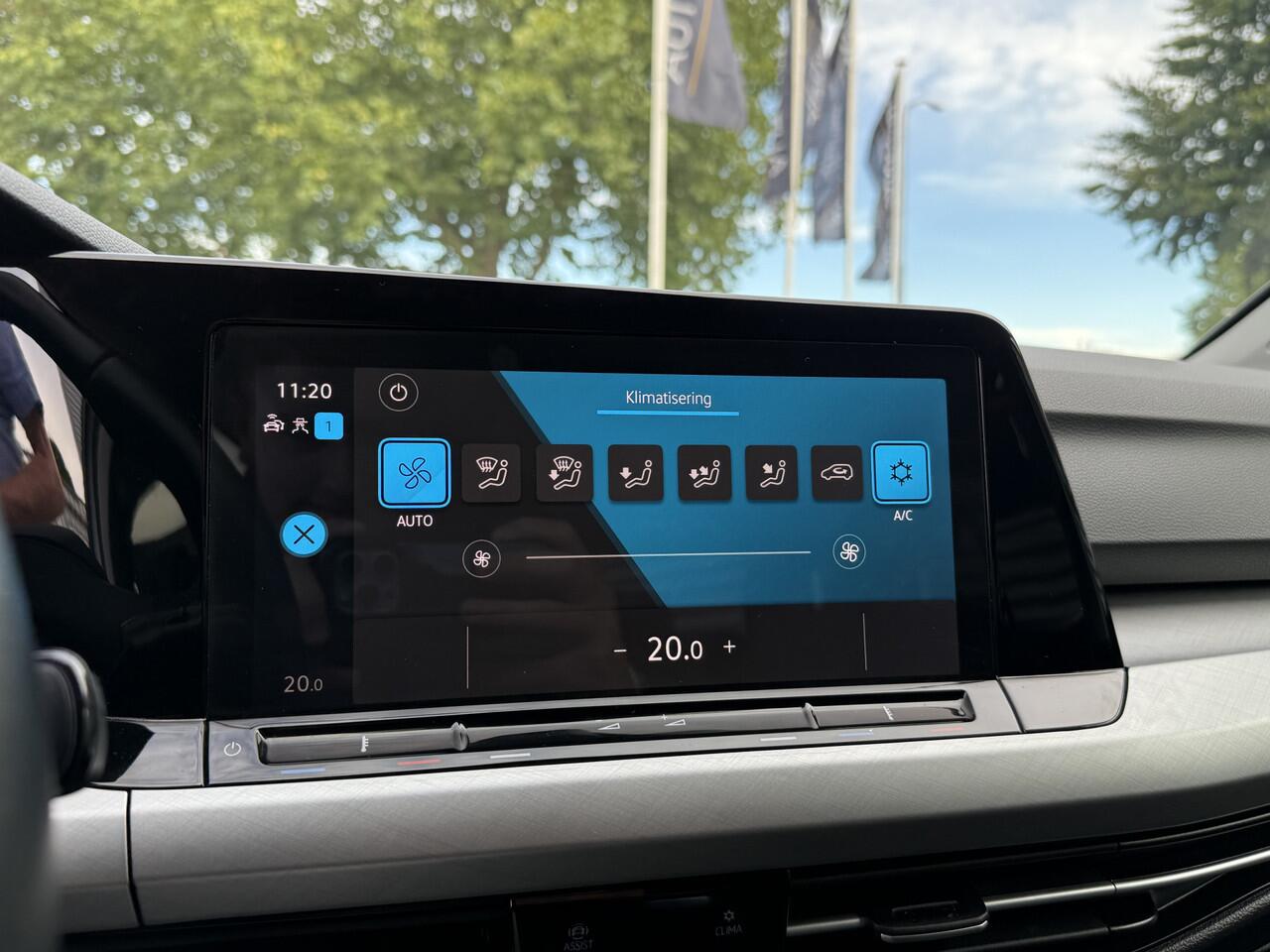 Volkswagen GOLF 1.5 TSI Style | ACC | PDC V+A | Navi | Clima | Led Koplampen | LM Velgen | RIJKLAARPRIJS INCL 12 MAANDEN GARANTIE EN BEURT