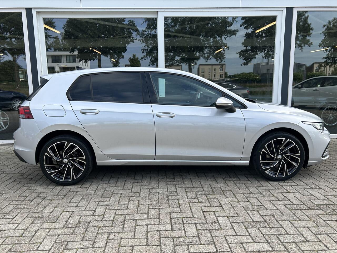 Volkswagen GOLF 1.0 TSI Life Virtual / Navi / Carplay / Cruise / Clima / Nieuw Model!