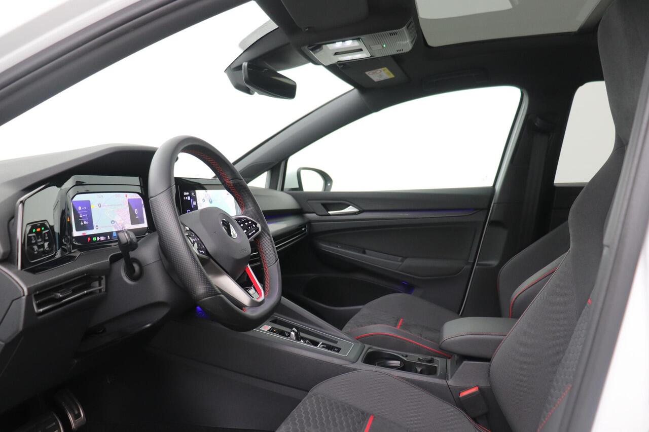 Volkswagen GOLF 8 GTI 2.0 TSI GTI | Clubsport | 300Pk! | Panoramadak | 19 Inch | ACC | Getint Glas | Apple Carplay | Stoelverwarming