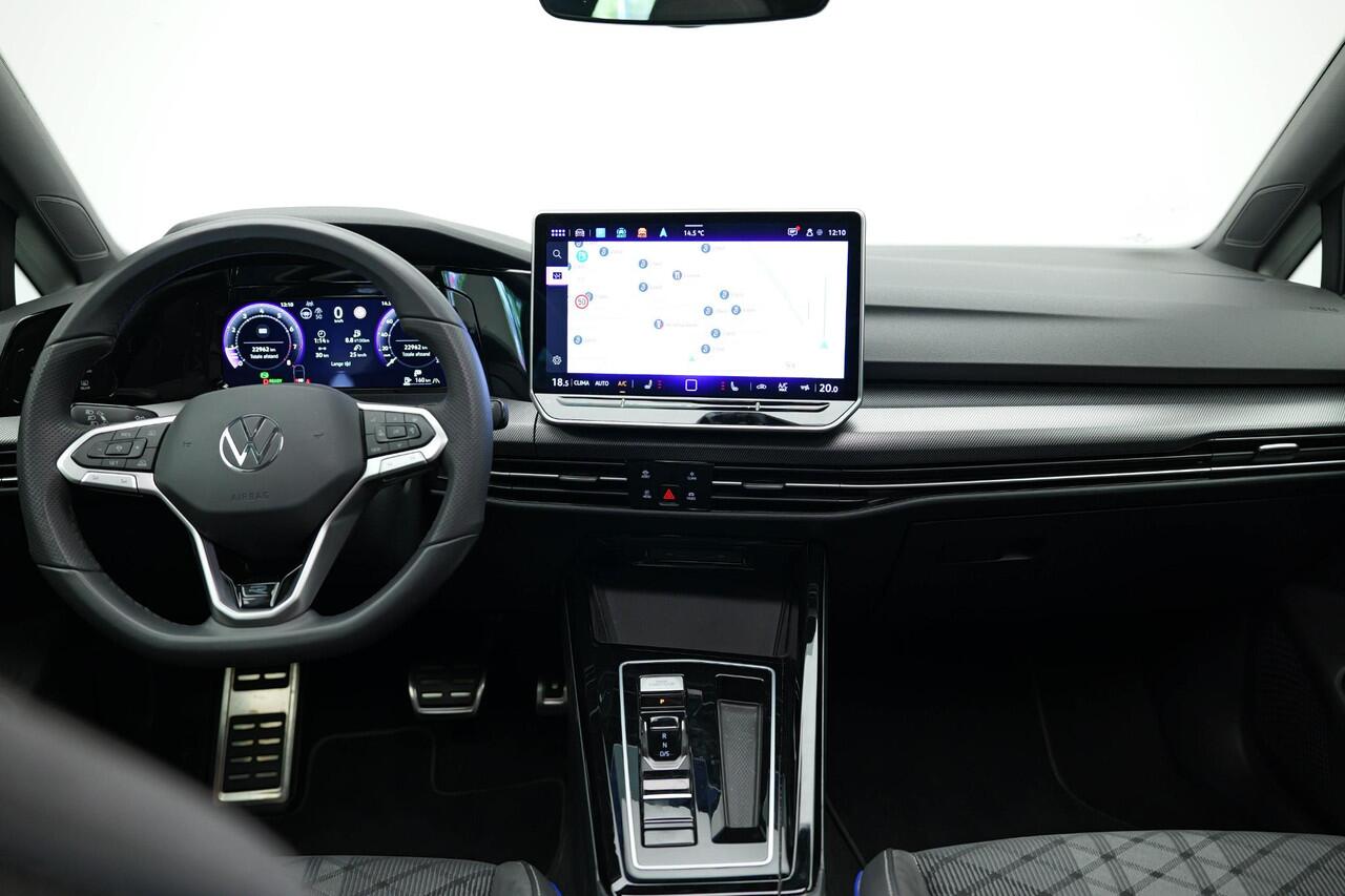 Volkswagen GOLF 1.5 eTSI R-Line Edition |Pano|HUD|360 Camera|VOLL|