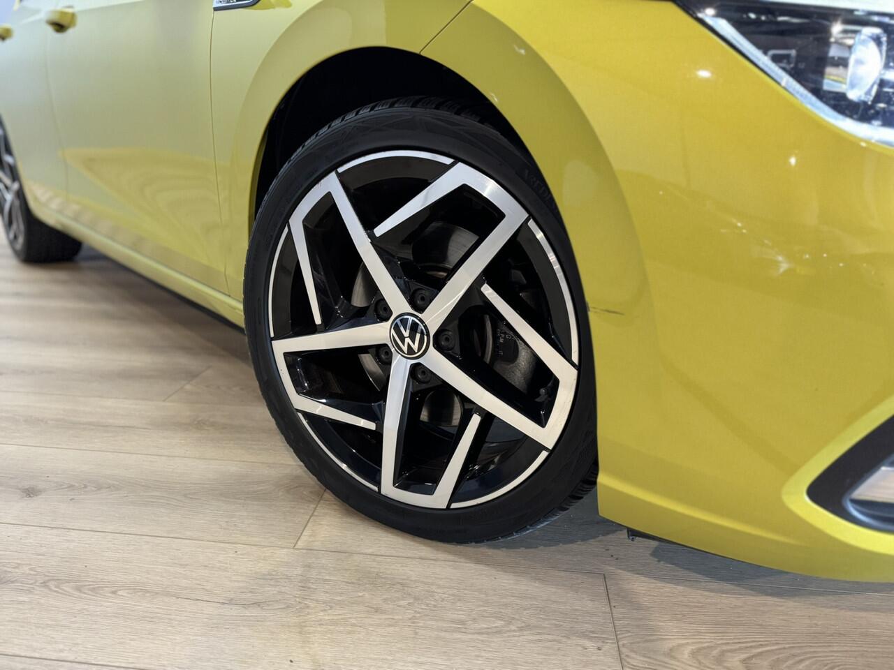 Volkswagen GOLF 1.5 eTSI Style Airco ECC | IQ LED Light | Panorama | Sfeer | Massage | Apple Carplay | Memory | Stuur verwarming | Adaptive Cruise | Isofix | NAP |