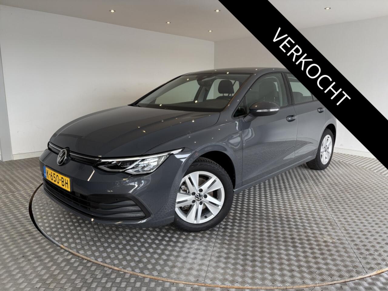 volkswagen-golf-1.0-tsi-life-apple-