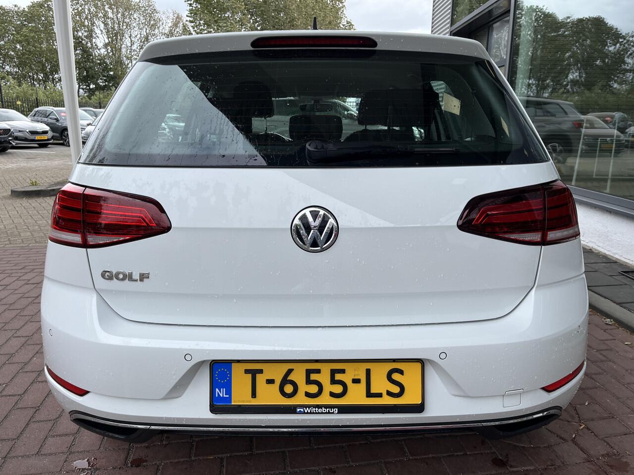Volkswagen GOLF 1.0 TSI Highline / Led verlichting / Stoelverwarming / PDC / Alcantara / Navi / Adaptive cruise