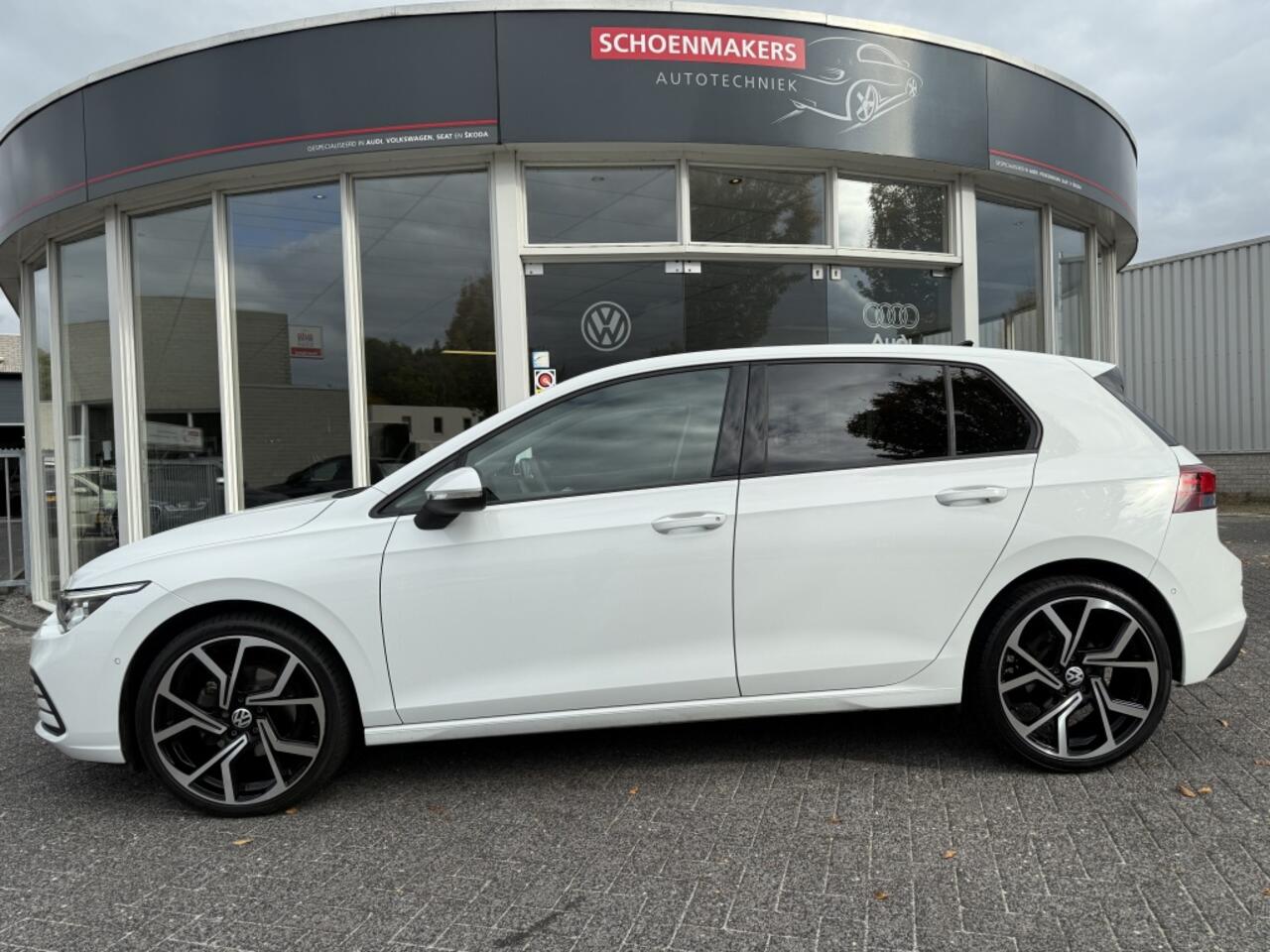 Volkswagen GOLF 1.0 eTSI Life Bns