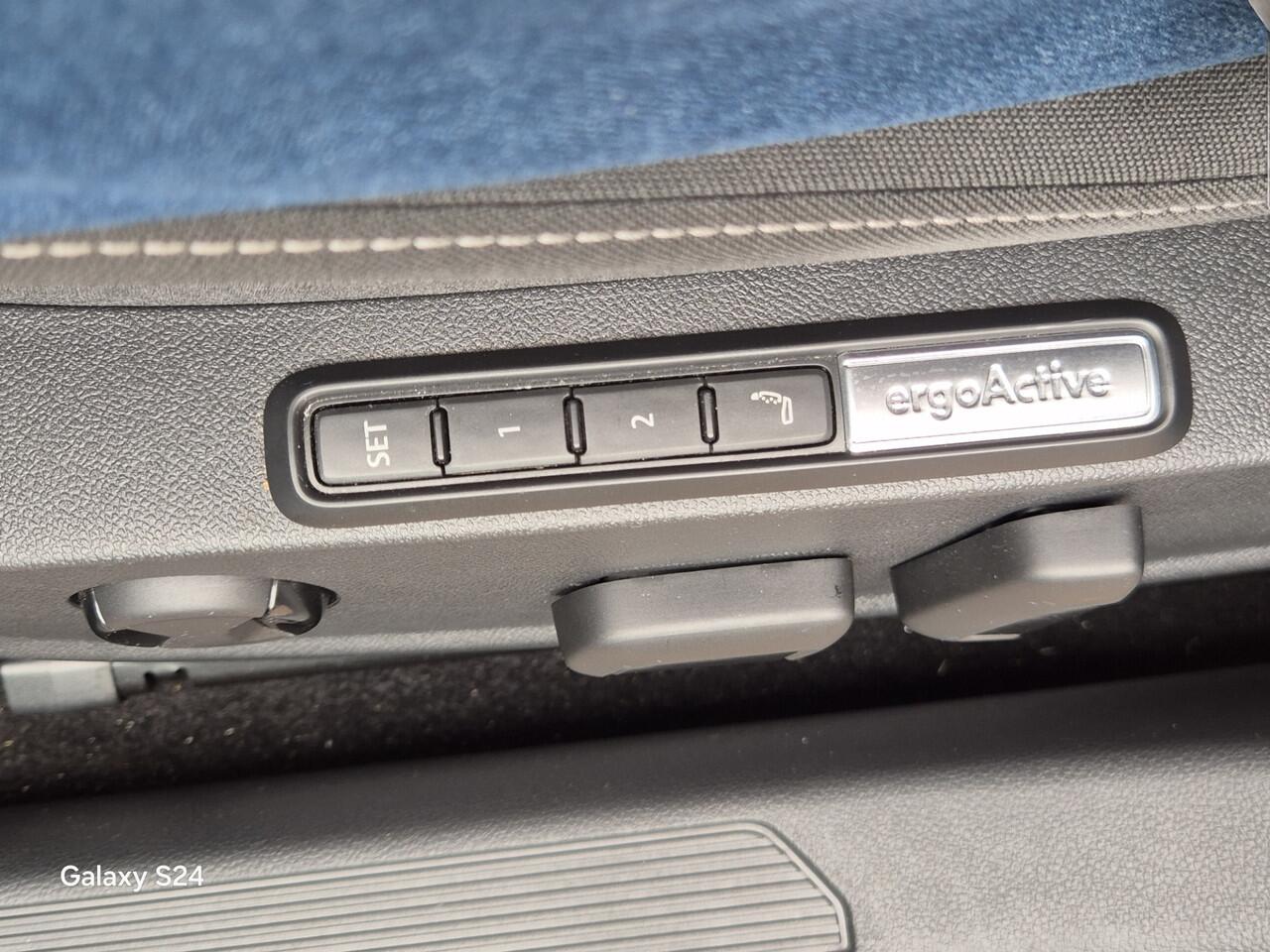 Volkswagen GOLF Variant 2.0 TDI Life Business Trekhaak, Apple-Carplay, El.verst.stoel. Netto Exportpreis 22000 ex/ex