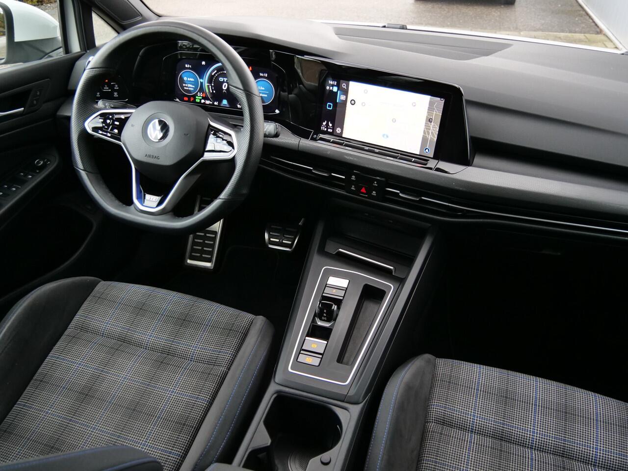 Volkswagen GOLF 1.4 eHybrid 204pk GTE Automaat Stoelverwarming / Apple Carplay / Adapative cruise