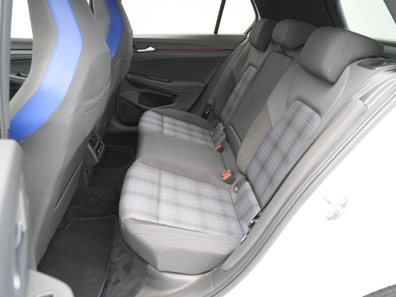 Volkswagen GOLF 1.4 eHybrid 245pk GTE Panorama Navigatie Camera Stoelverwarming Carplay 193