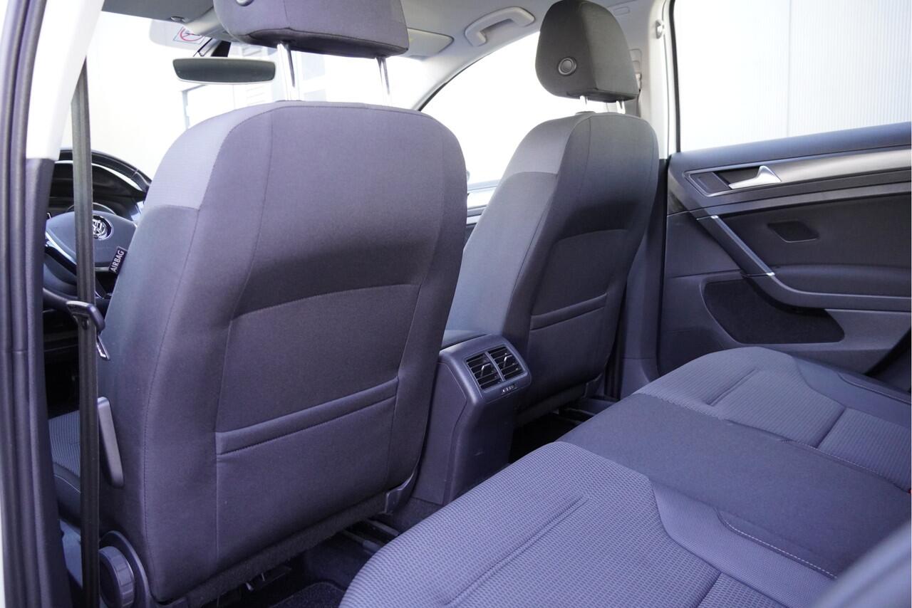 Volkswagen GOLF Variant 1.5 TGI CNG 131PK! Automaat Comfortline BJ2019 Lmv 16" | Led | Pdc | Elek. trekhaak | Climate control | Cruise control | Getint glas