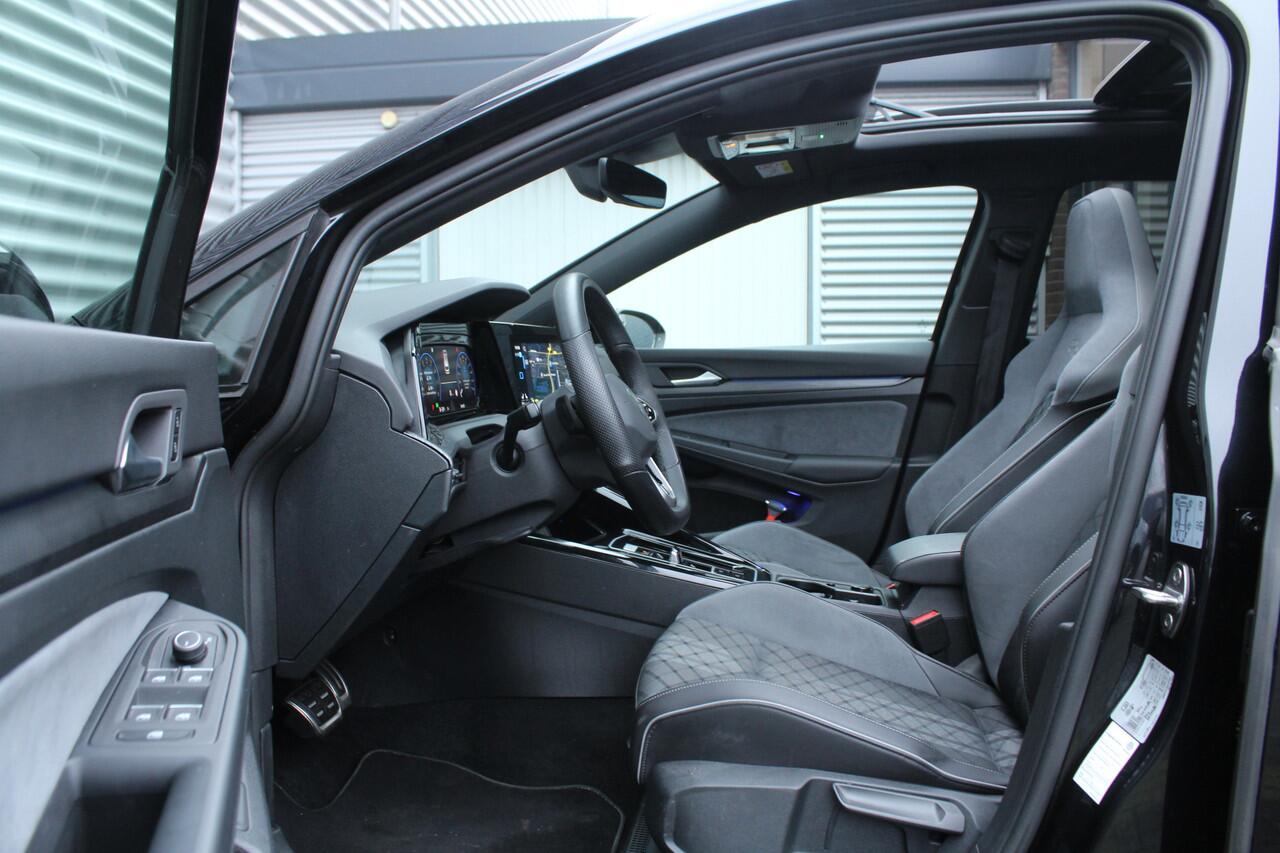 Volkswagen GOLF Variant 1.5 eTSI 150pk R-Line DSG7 Panoramadak BTW NL-Auto NAP Clima Cruise Navi Camera Keyless LED Plus 18"LMV