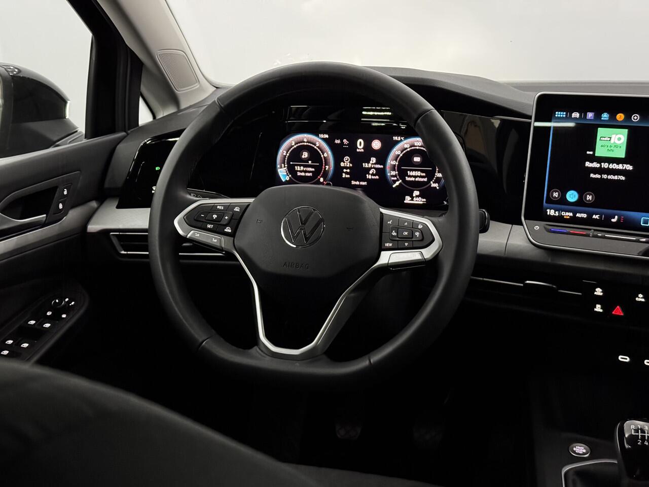 Volkswagen GOLF 1.5 TSI Life Edition Clima, Apple carplay, Camera, Stoelverwarming, Sfeerverlichting, Led, Keyless start, 2 jaar garantie