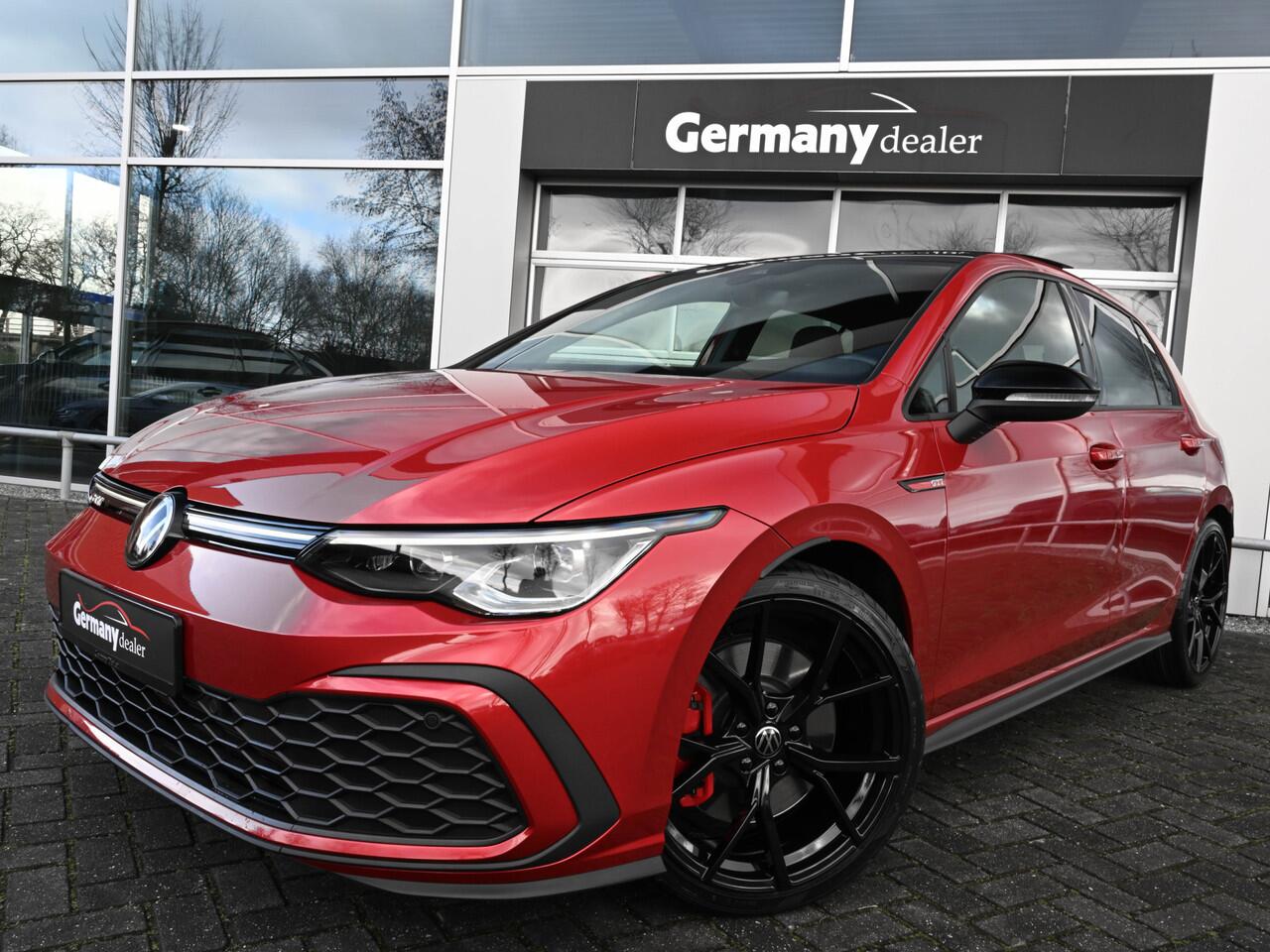 Volkswagen GOLF 2.0TSI GTI 245pk Individual King's Red Pano Camera LED Virtual 19-Inch