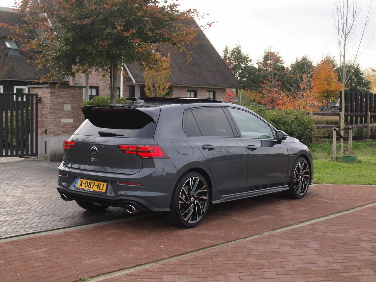Volkswagen GOLF 2.0 TSI GTI | Panoramadak | Camera | Apple Carplay | Cruise Control | Automaat |