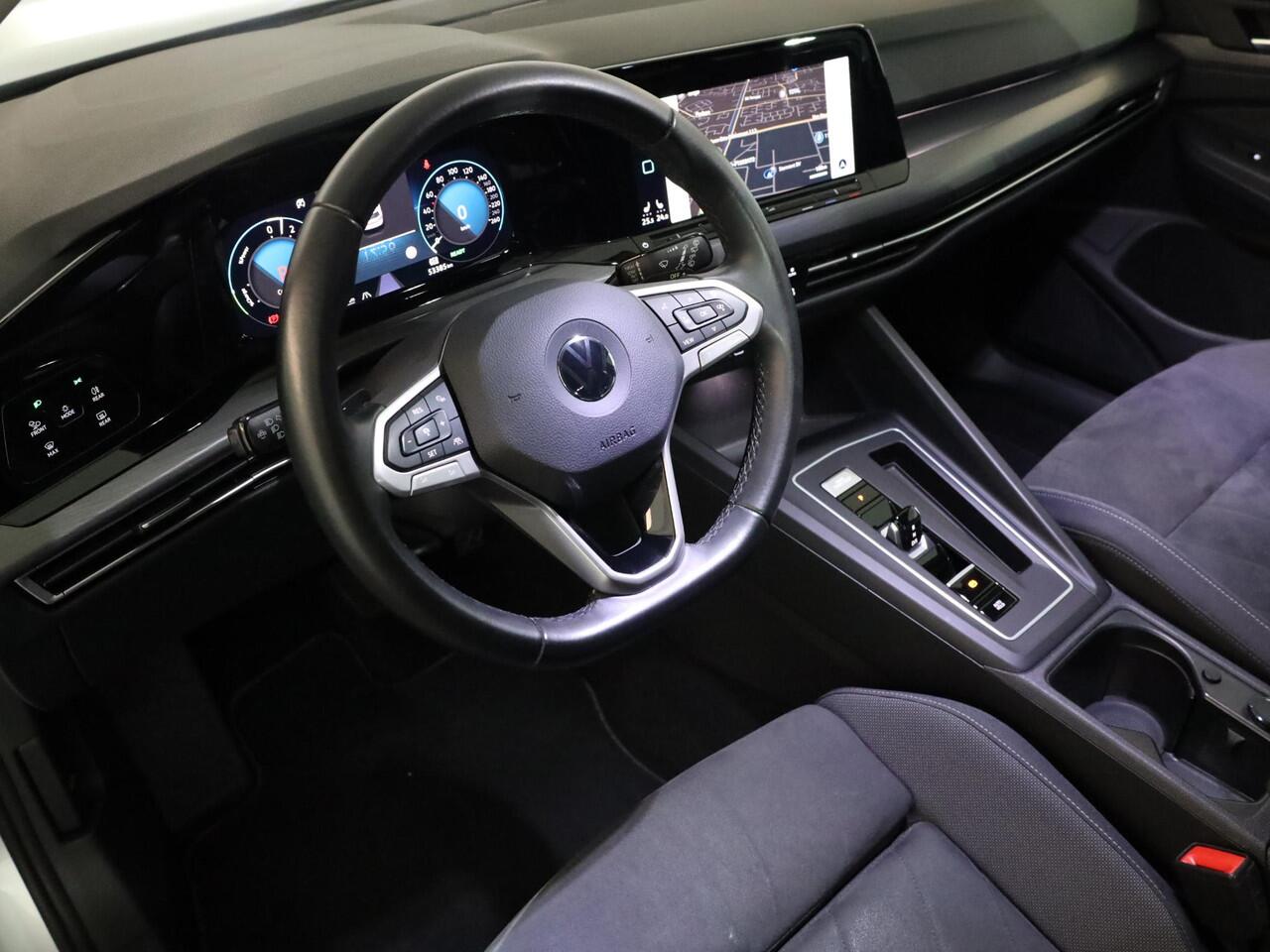 Volkswagen GOLF 1.4 eHybrid Style 204 pk Automaat (DSG) | Navigatie | Parkeersensoren | Adaptieve cruise control | LED koplampen | Stoelverwarming |