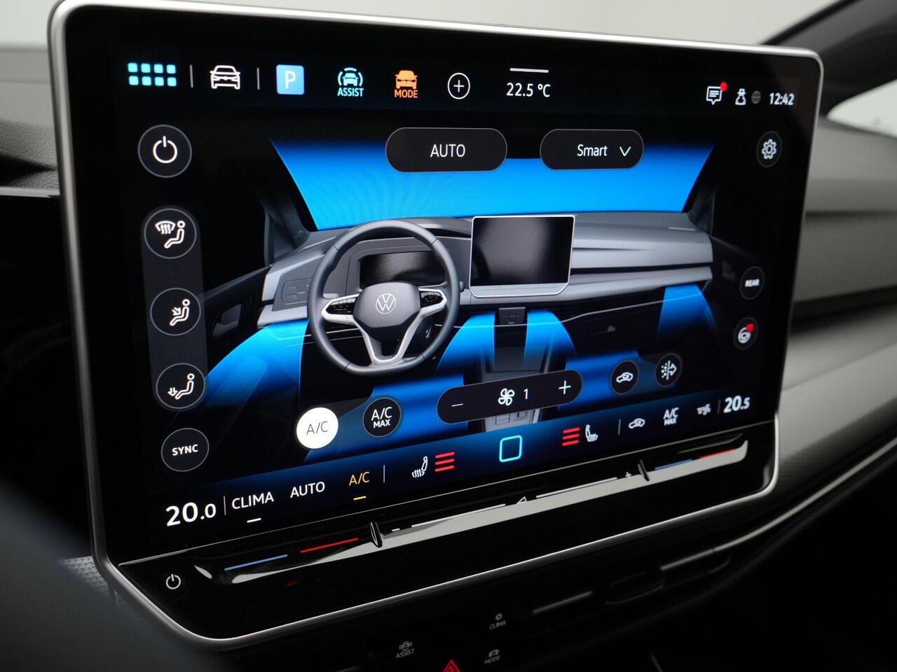 Volkswagen GOLF 1.5 eTSI 150 pk DSG Style Edition 50 | Panoramadak | IQ Light | Rondomzicht camera | Head-up Display | Stoel-/stuurverwarming | 18 inch