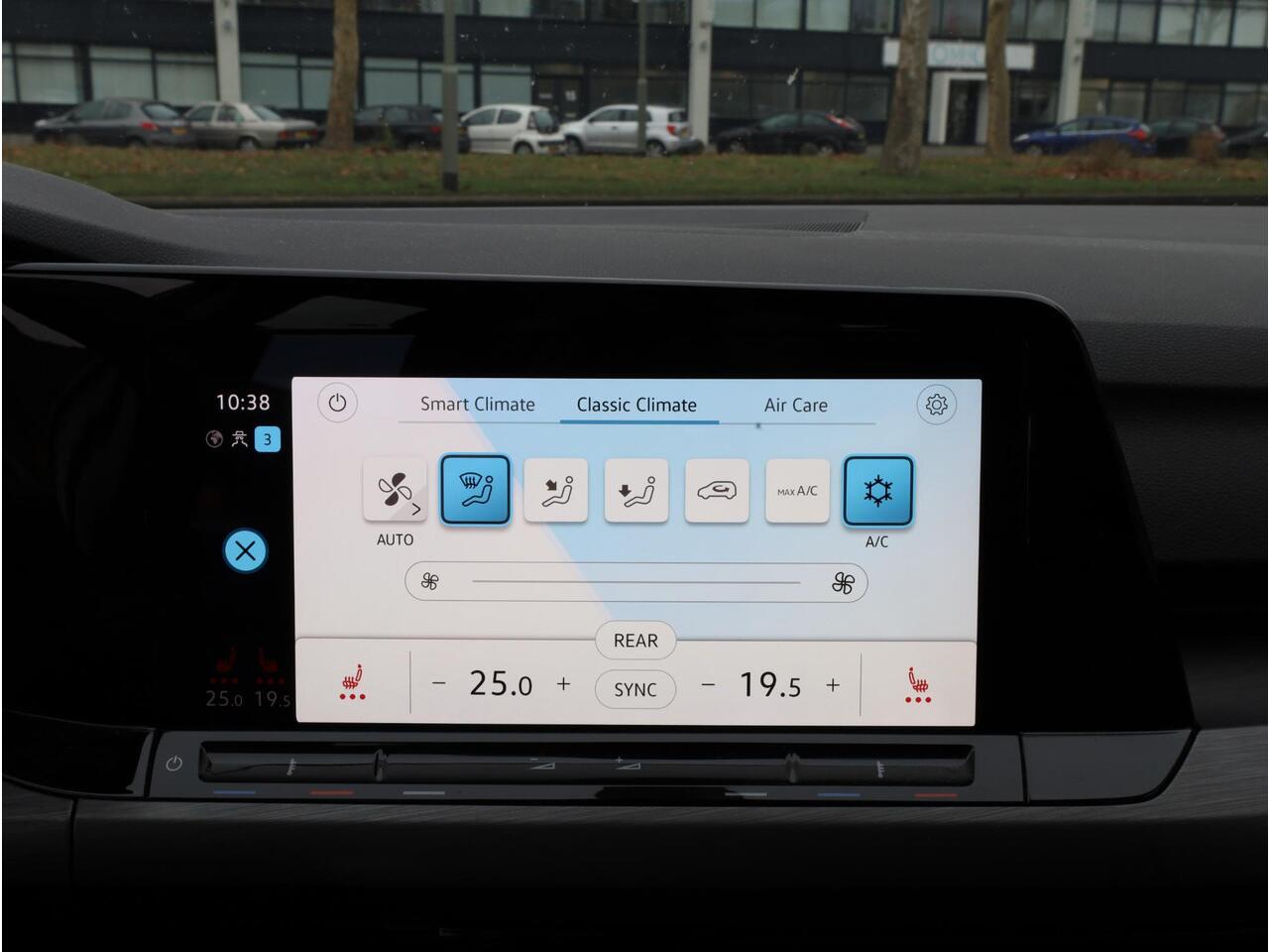 Volkswagen GOLF 1.4 eHybrid PHEV 204PK | Adaptive Cruise | Carplay/Android | Memory | Stoel&Stuurverwarming | Trekhaak Elektrisch |