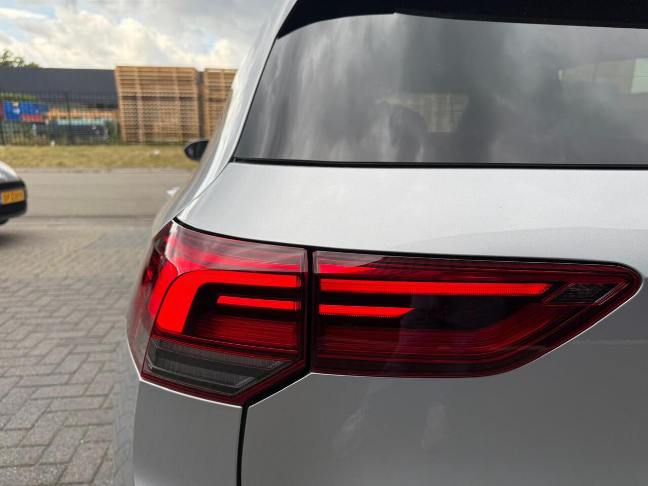 Volkswagen GOLF 1.4 eHybrid GTE | 2E EIGENAAR | 12MND GARANTIE | LED | DAB | CARPLAY | NAVI | ADAPTIVE CRUISE | LMV | BTW AUTO |