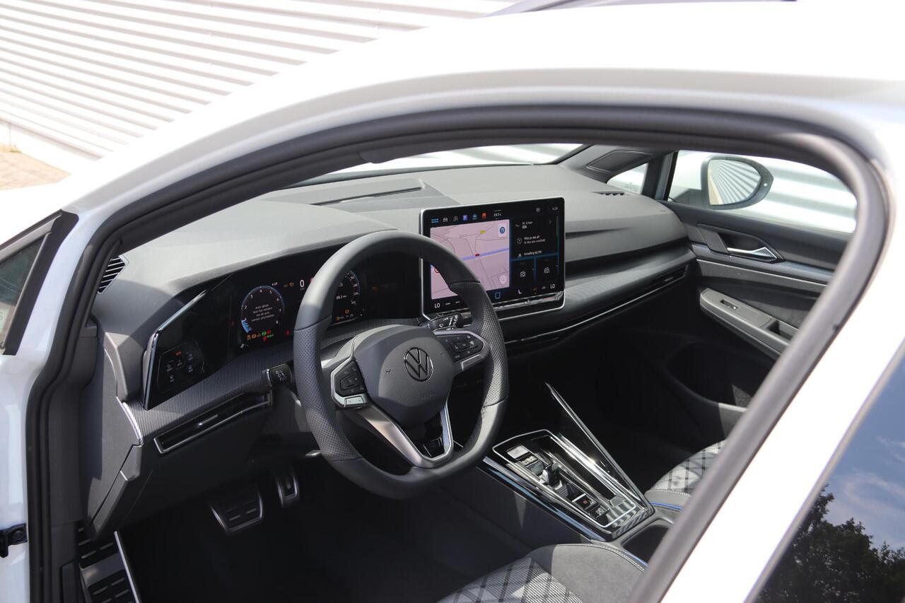 Volkswagen GOLF Variant R-Line-Edition 1.5 eTSI 85 kW / 116 pk Variant 7 v ersn. DSG | LED Matrix | Assistance Plus pakket |