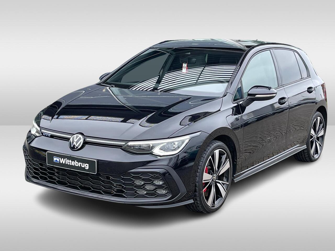 Volkswagen GOLF 1.4 eHybrid 245PK DSG GTE / Panoramadak / Black Style / Leer / Matrix-Led / Digital Cockpit Pro / 18'' LMV / VW