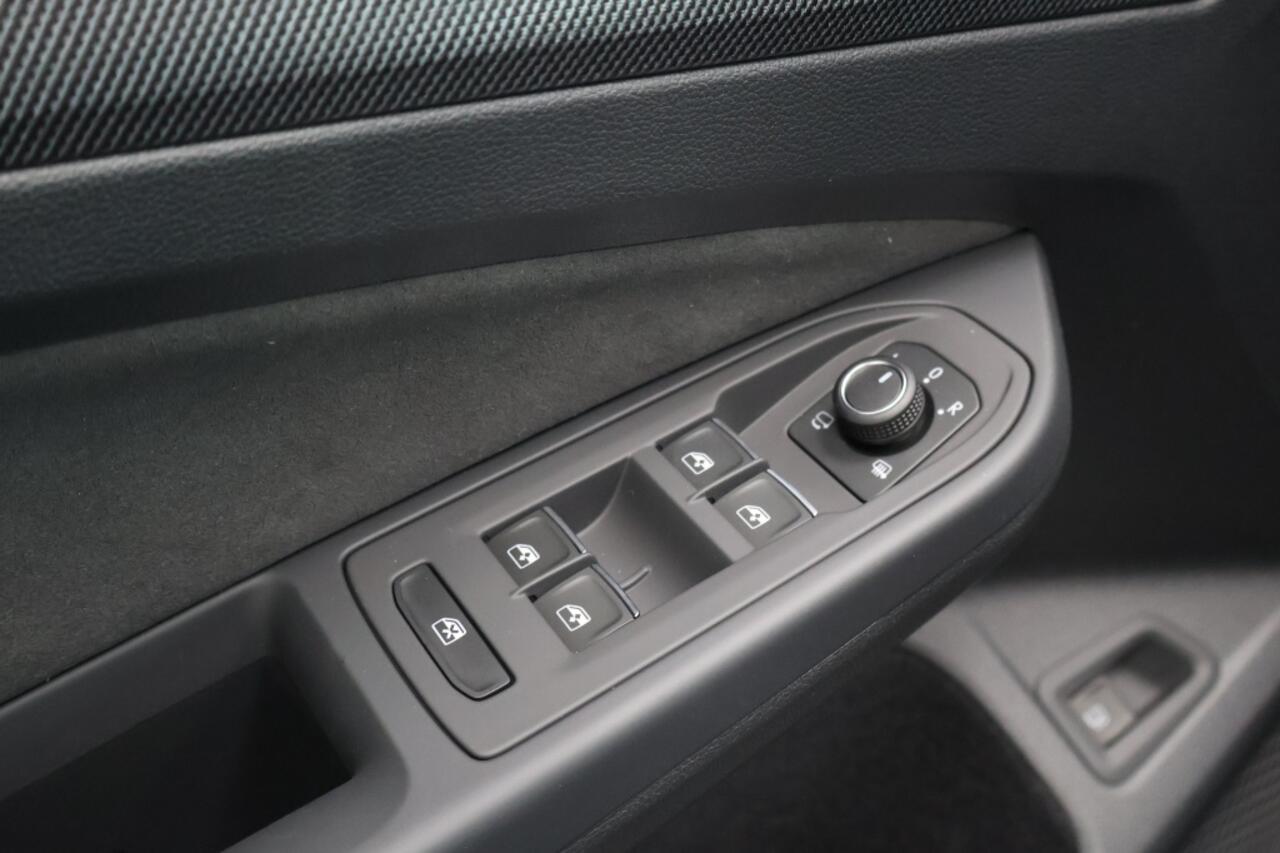 Volkswagen GOLF 1.5 eHybrid GTE 272pk | Panoramadak | Matrix | Trekhaak elektr.