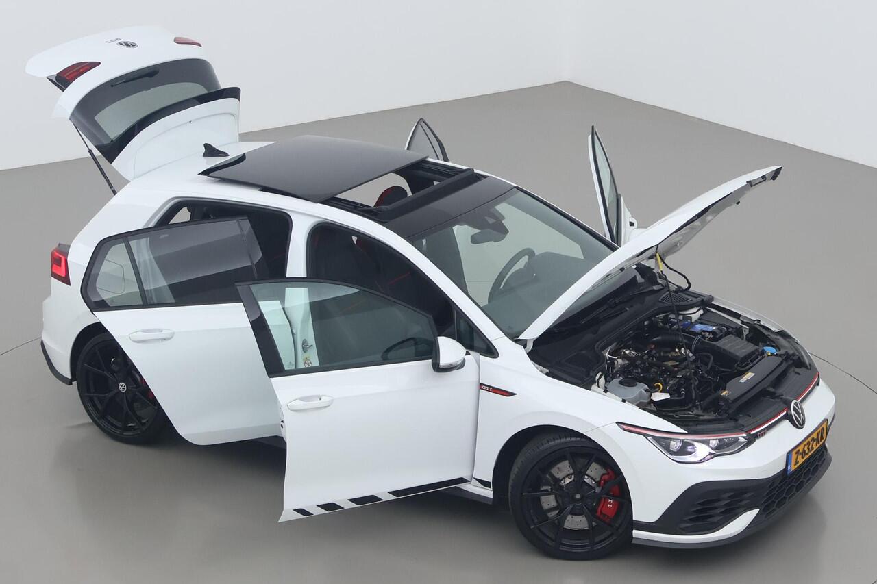 Volkswagen GOLF 8 GTI 2.0 TSI GTI | Clubsport | 300Pk! | Panoramadak | 19 Inch | ACC | Getint Glas | Apple Carplay | Stoelverwarming