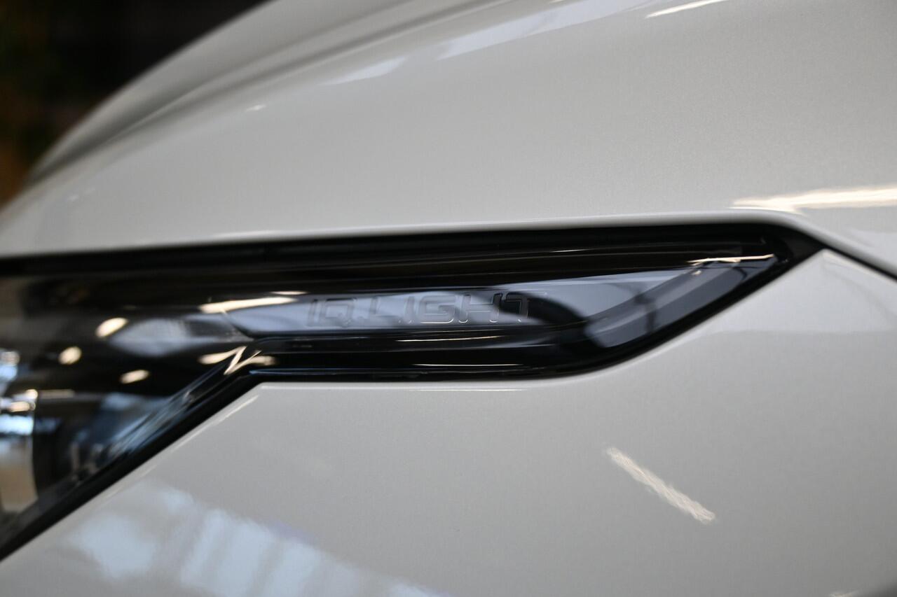 Volkswagen GOLF 1.5 eTSI 150pk R-Line Business | Panoramadak | IQ. Light | Harman Kardon | 100% (Dealer) onderhouden label