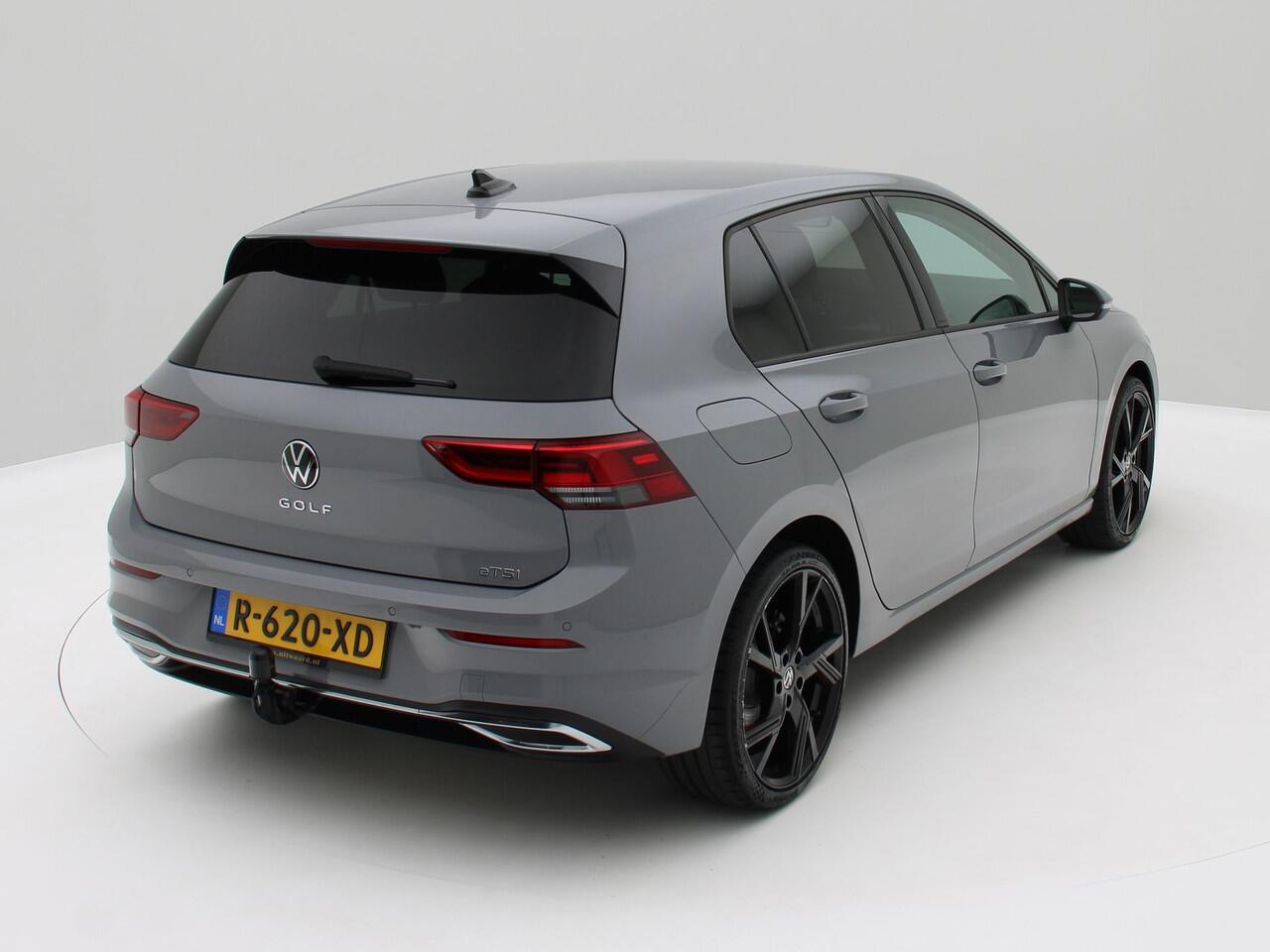 Volkswagen GOLF 1.5 eTSI Business+ 130pk / Aut. / Virtual Cockp. / 19 inch / Trekh.