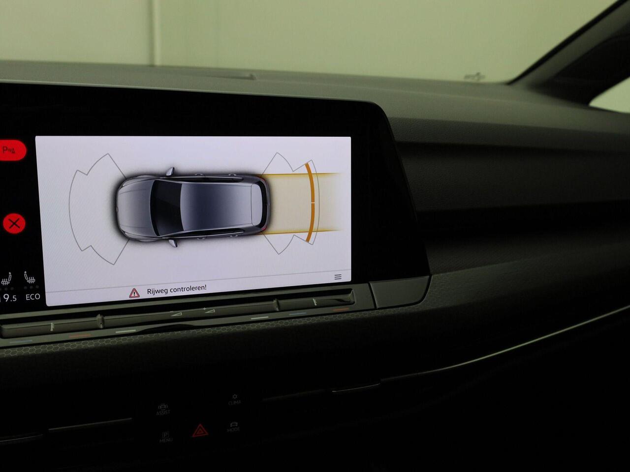 Volkswagen GOLF 1.4eHybrid 180kW/245PK GTE · Panoramadak · Parkeersensoren · Stoel- & stuurverwarming